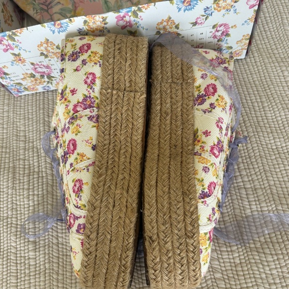 LoveShackFancy x Superga - Picture 4 of 5